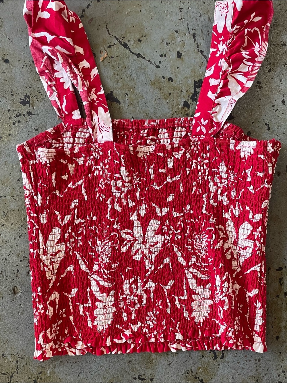 Old Navy Fitted Ruffle-Trim Smocked Floral Tank Top in Red Floral Print Size L - Picture 4 of 6